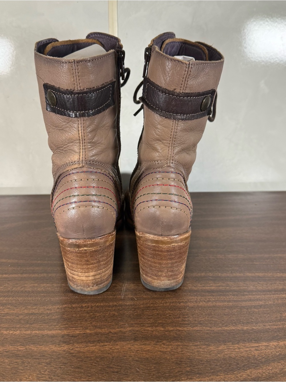 Taos Fab Combat Boots 39 US 8-8.5 Tan Chunky Heels Gorpcorp Granola Boho Leather - Picture 6 of 12